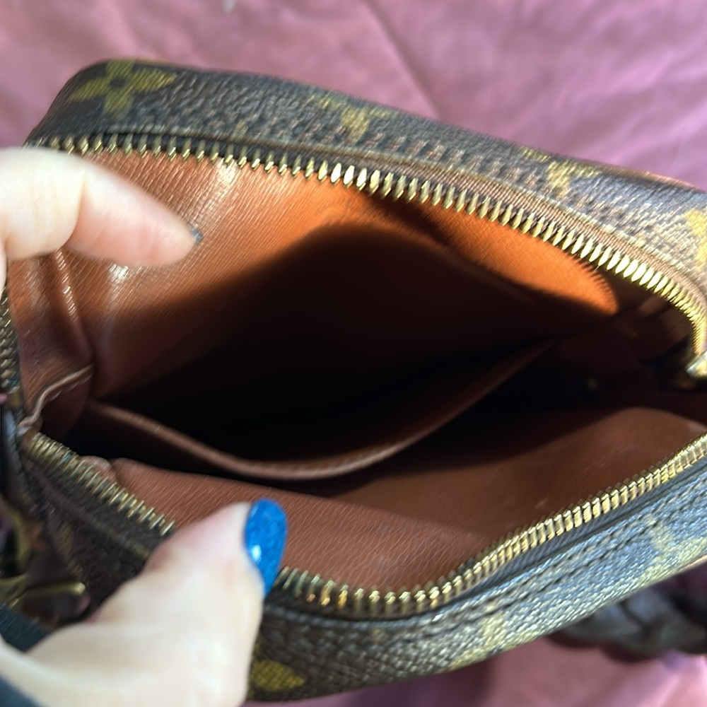 Authentic Louis Vuitton Monogram Danube crossbody bag - Picture 11 of 12